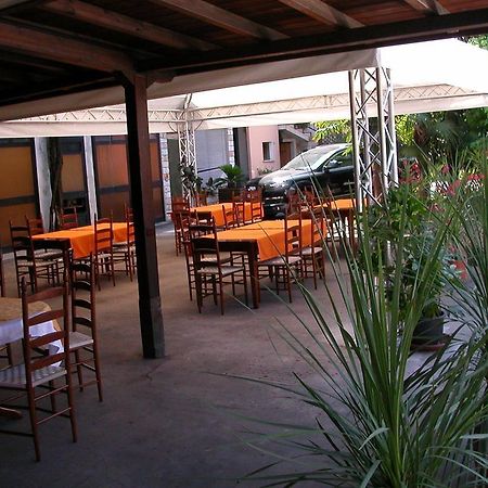 Albergo Ristorante Da Felice Loria Eksteriør bilde