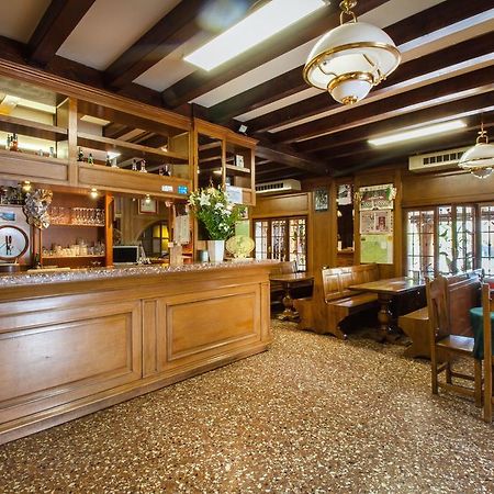 Albergo Ristorante Da Felice Loria Eksteriør bilde