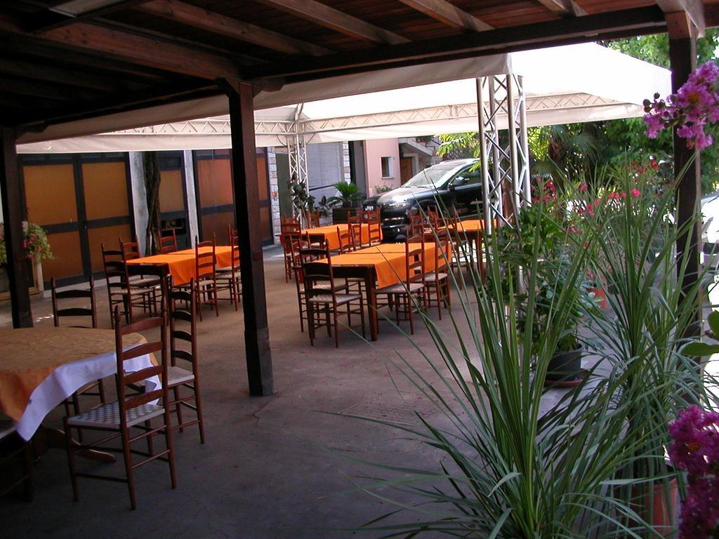 Albergo Ristorante Da Felice Loria Eksteriør bilde